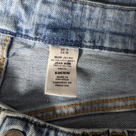 H&M High Waisted Mom Jeans - Picture 6 of 7